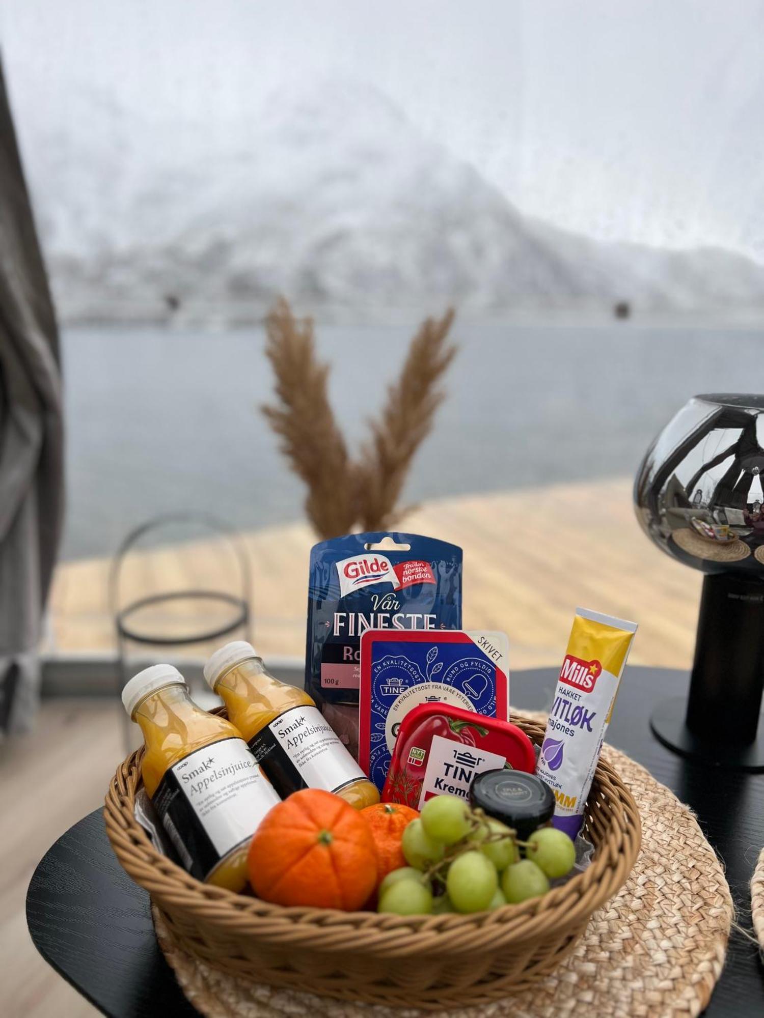 Lofoten Glampingdome Myrland Exteriör bild