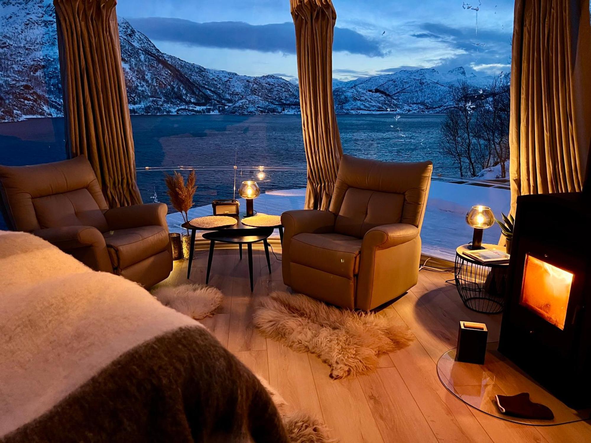 Lofoten Glampingdome Myrland Exteriör bild